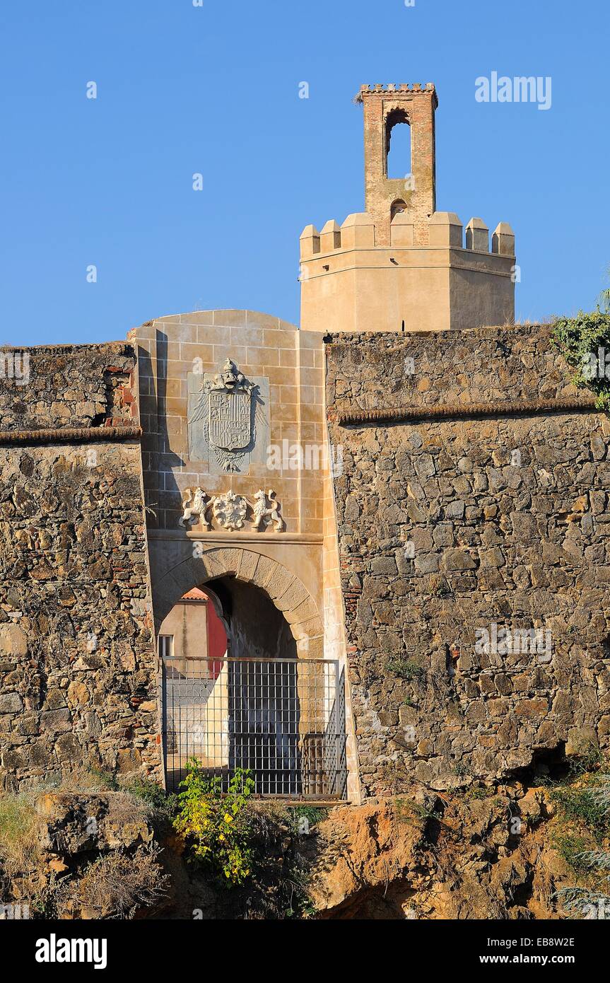 Puerta de Mérida y torre Espantaperros Badajoz Extremadura España  Fotografía de stock - Alamy