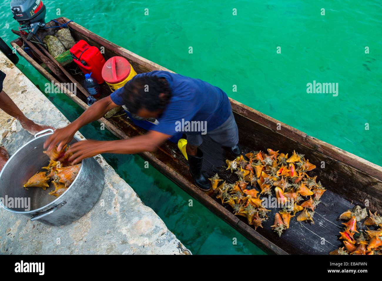 Barco de pesca el Archipiélago de San Blas Comarca Kuna Yala de Panamá
