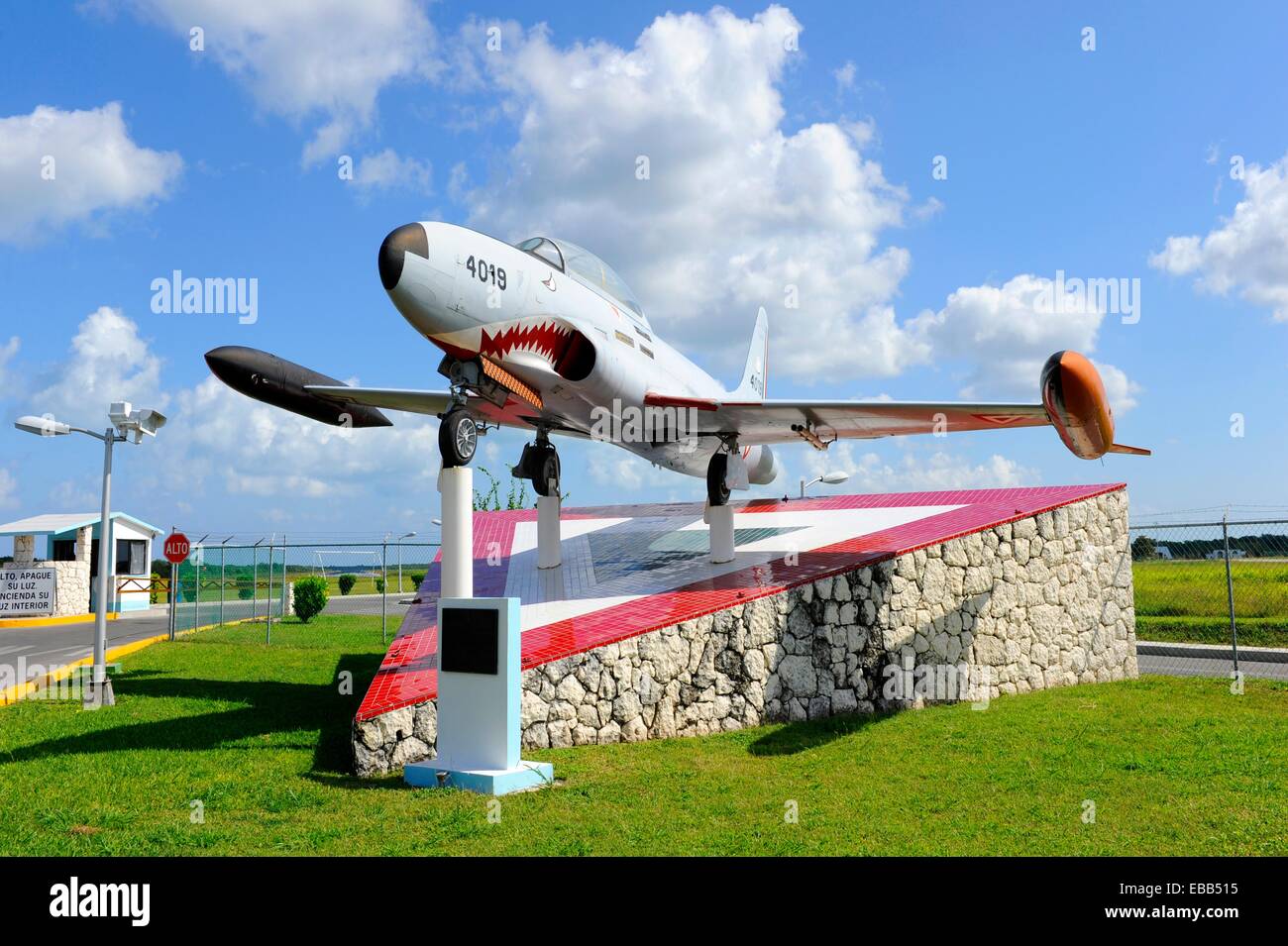 Aeropuerto de cozumel fotografías e imágenes de alta resolución - Alamy