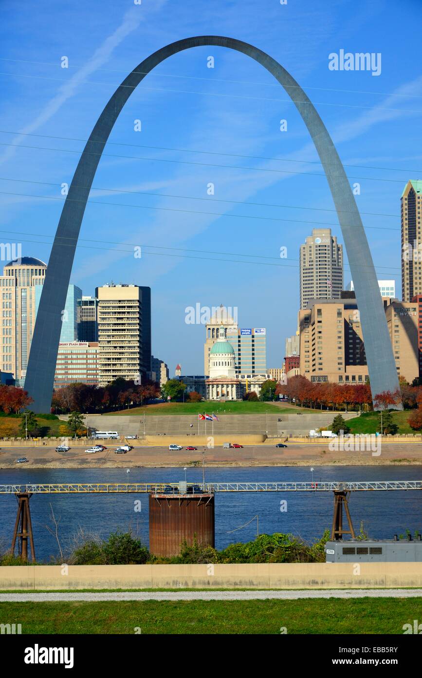St Louis Gateway Arch a West Missouri Foto de stock