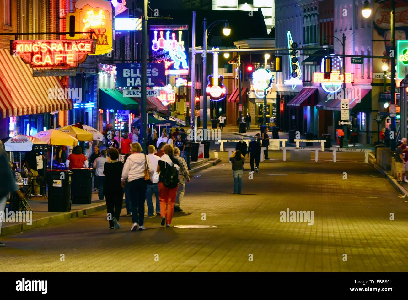 La noche en la Calle Beale Street Blues de Memphis, Tennessee TN Foto de stock