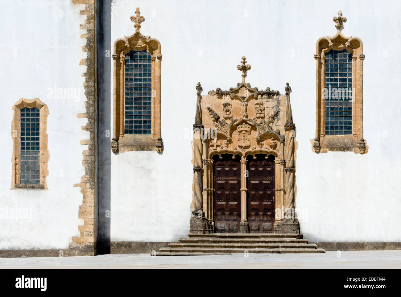 Portugal, Beira Litoral, Coimbra, el estilo Gótico, Manuelino portal a la Capela de São Miguel, en la capilla de la universidad Foto de stock