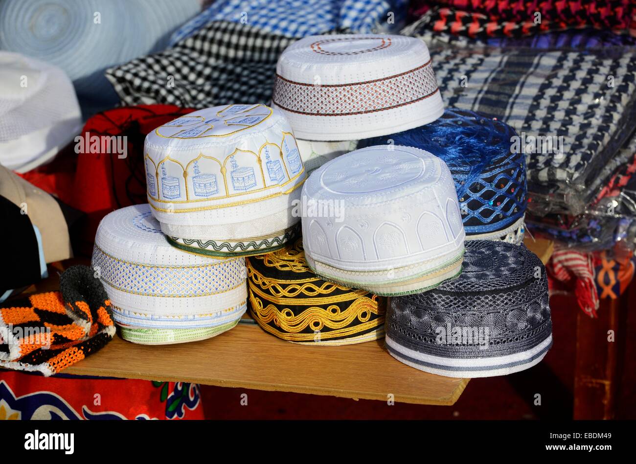 Sombreros en mercado antiguo de Sharm el-Sheikh, Egipto Foto de stock