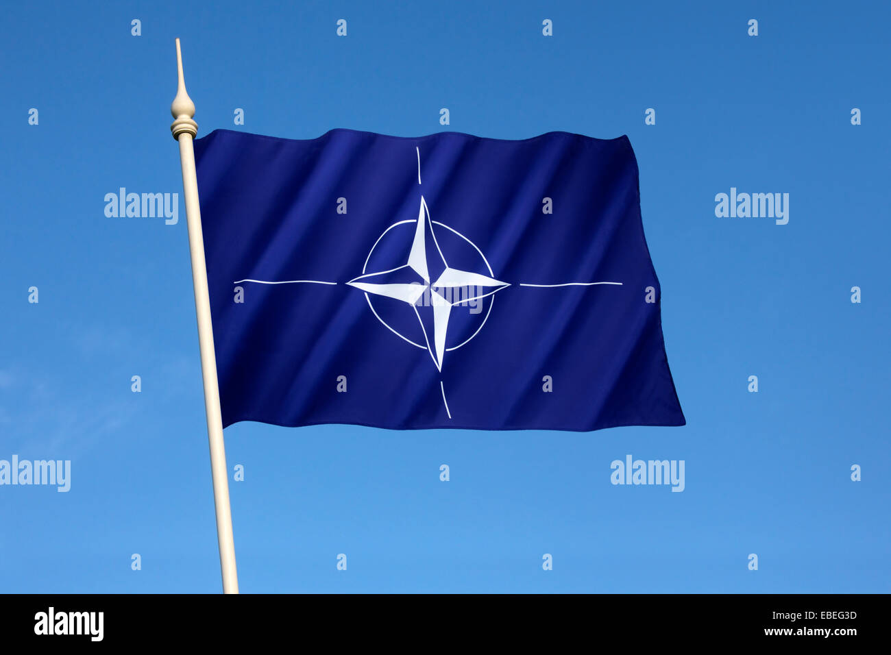 La bandera de la Organización del Tratado del Atlántico Norte - OTAN Foto de stock