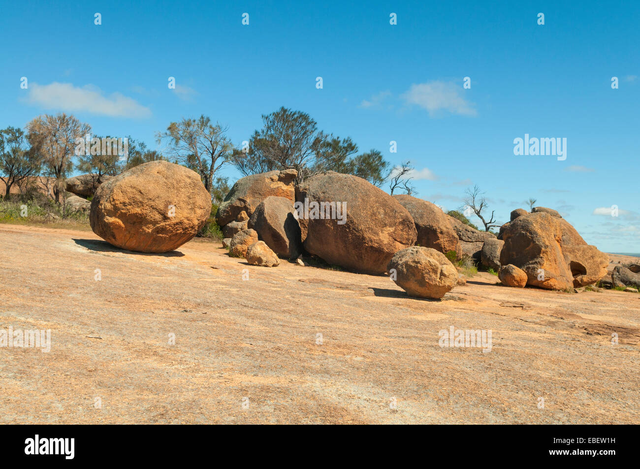 Rocas en equilibrada Hyden Rock, Hyden, WA, Australia Foto de stock