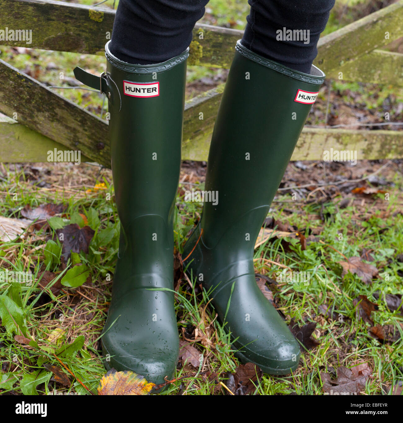 tiempo Colectivo Entender mal Hunter boots fotografías e imágenes de alta resolución - Alamy