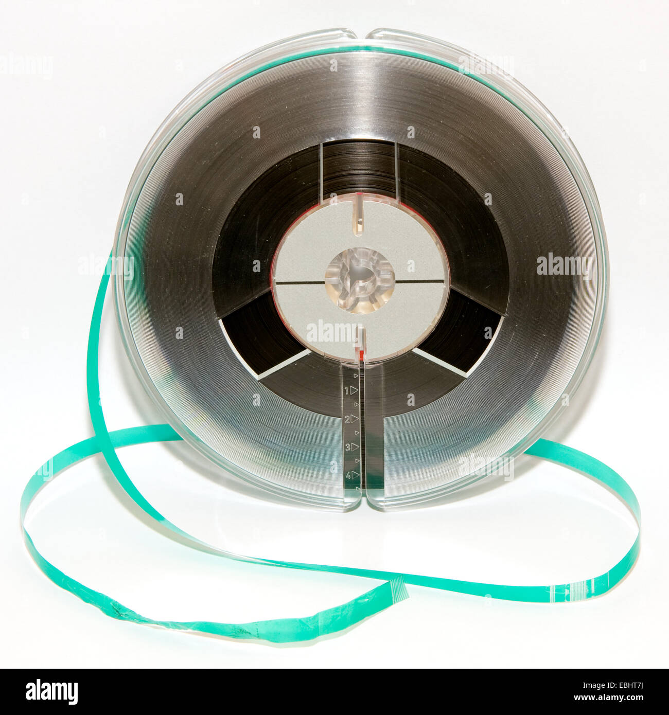 Antiguo carrete de cinta magnética, utilizada para la grabación de sonido analógico Foto de stock
