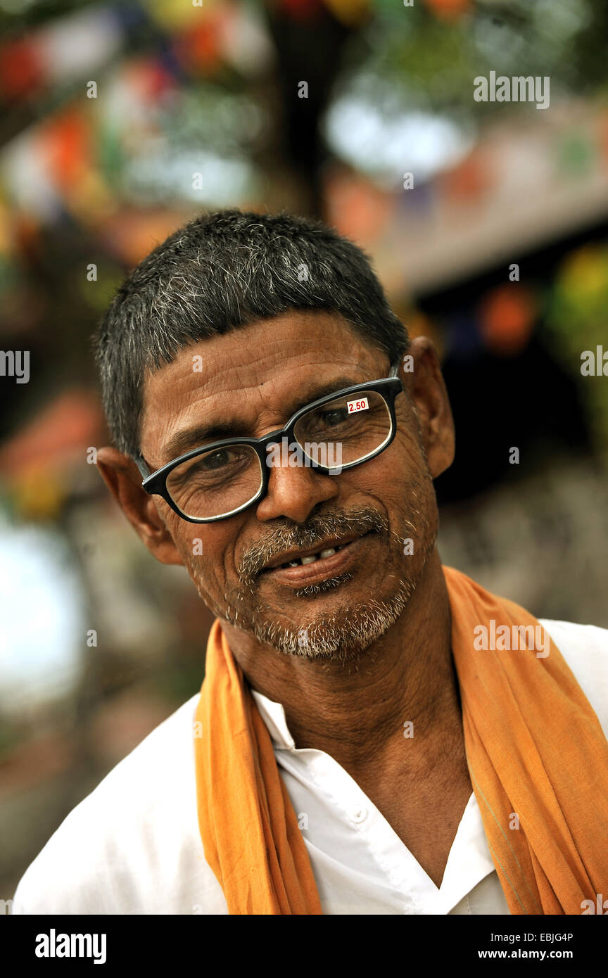 Retrato de un hombre mayor de edad , Nepal, Pokhara Foto de stock