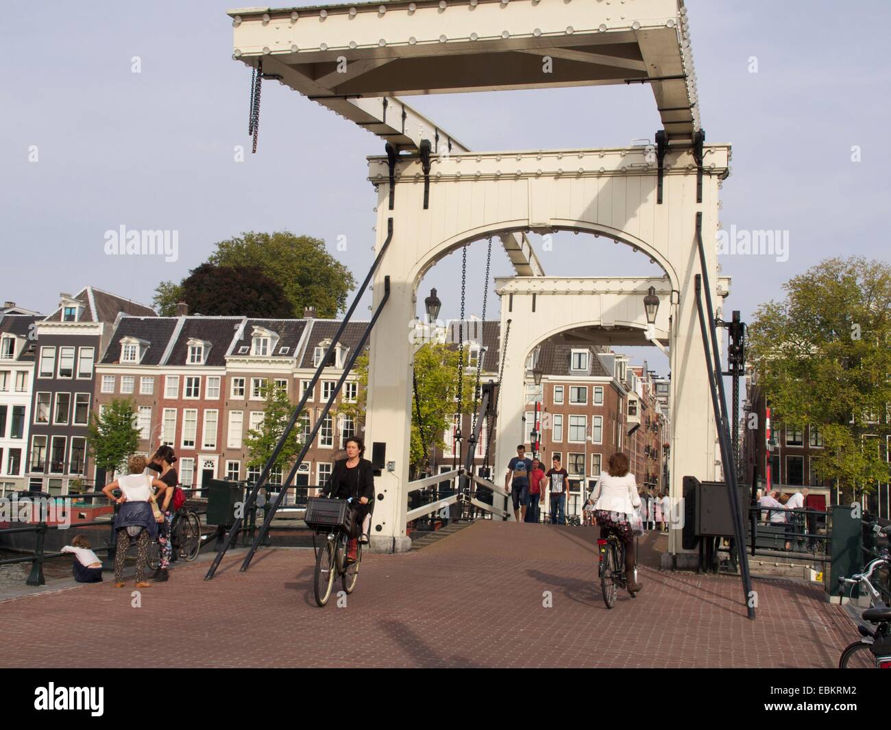 Puente Magere Brug en Amsterdam, Países Bajos, Europa Foto de stock