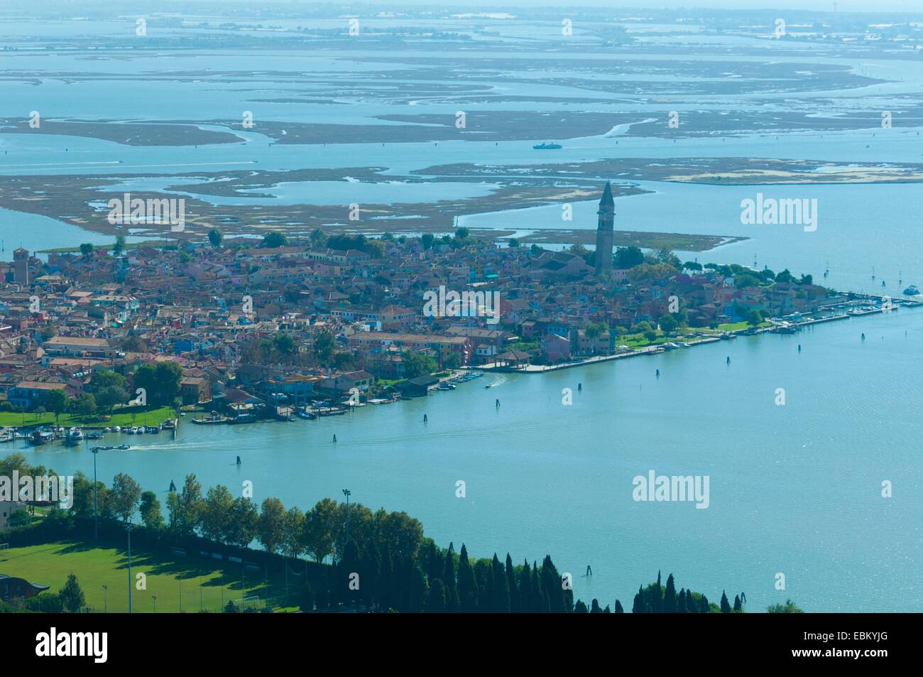 Vista aérea de la isla de Burano, La Laguna de Venecia, Italia, Europa Foto de stock