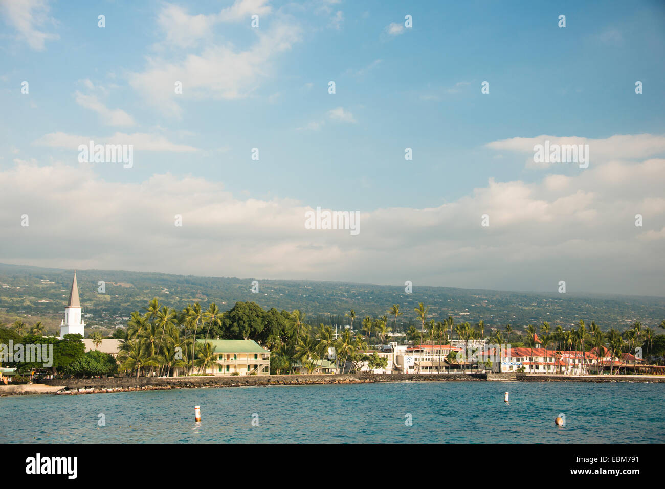 Alii Drive waterfront coast road en Kailua Kona en la costa de Kona de la Isla Grande de Hawai EE.UU. Foto de stock