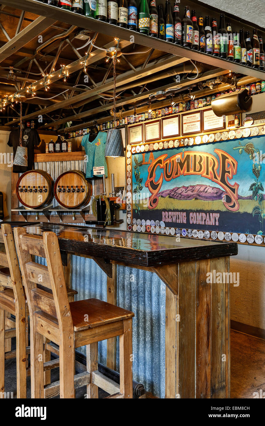 Firmar y bar La Cumbre Brewing Company, Albuquerque, Nuevo México, EE.UU. Foto de stock