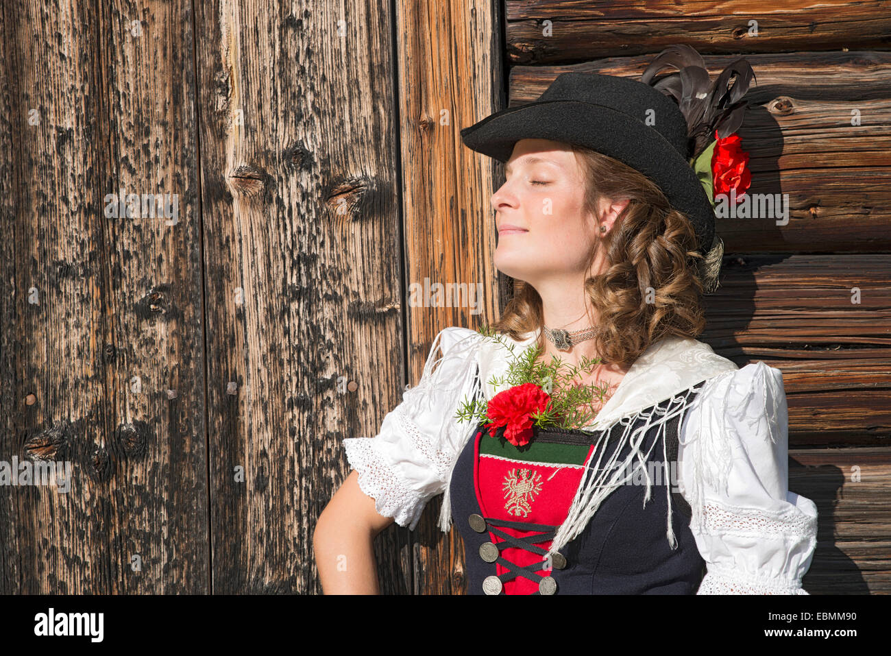 Tyrolean costume fotografías e imágenes de alta resolución - Alamy
