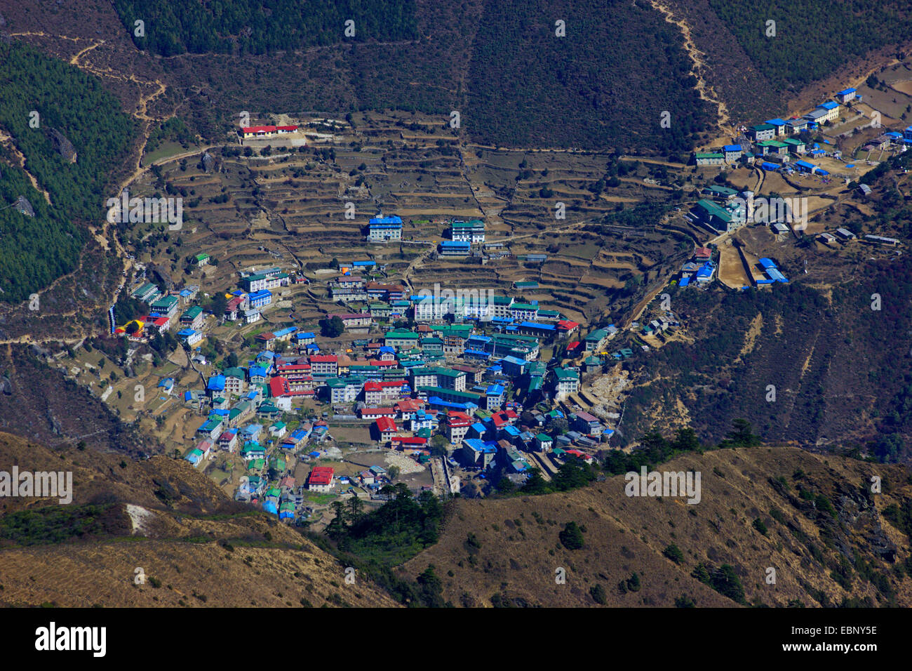 Namche Bazaar de Viewpoint encima Kongde Hotel, Nepal Khumbu Himal Foto de stock