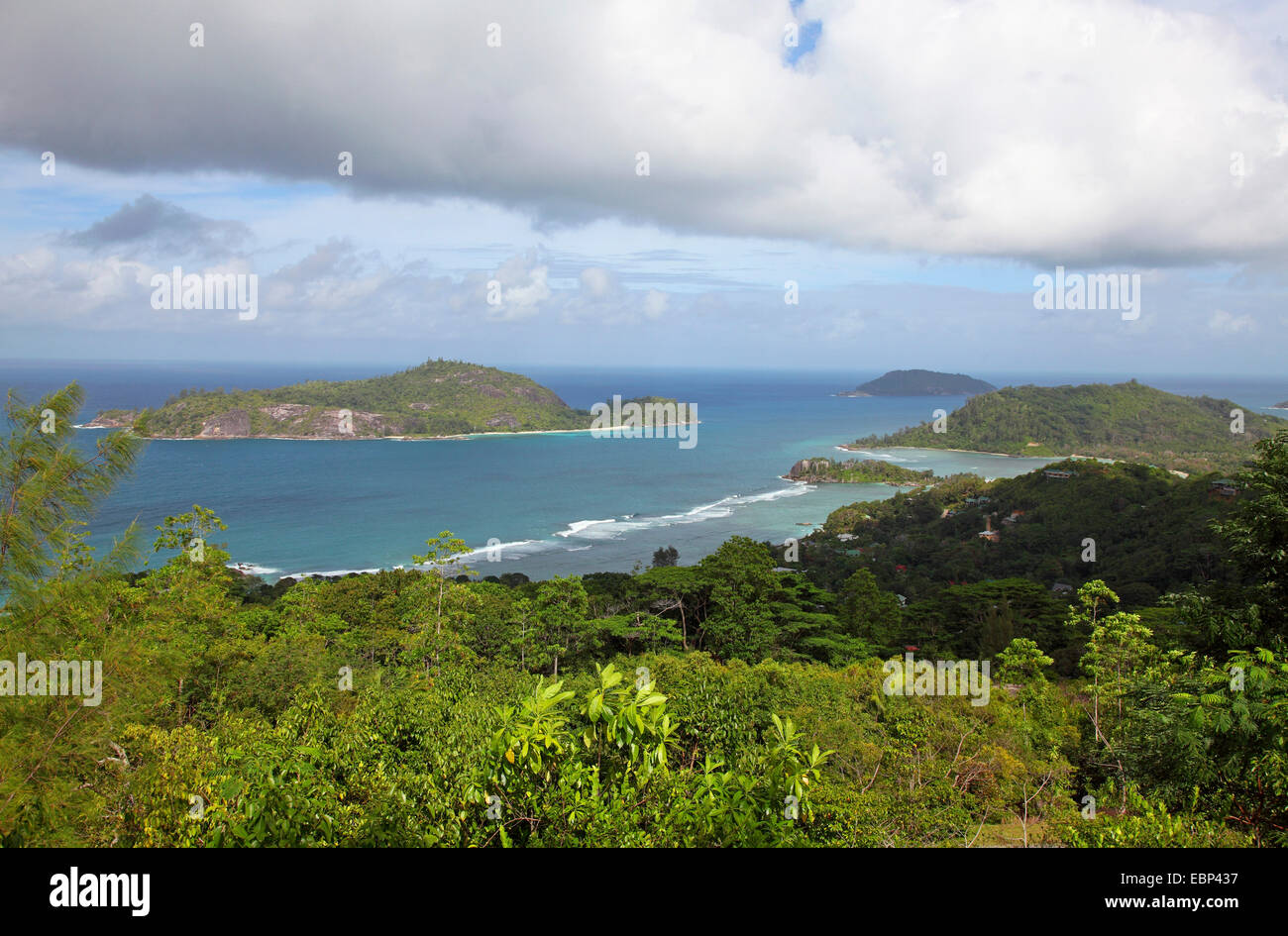 Vistas a la costa oeste, cerca del puerto de glándula, Seychelles, Mahe Foto de stock