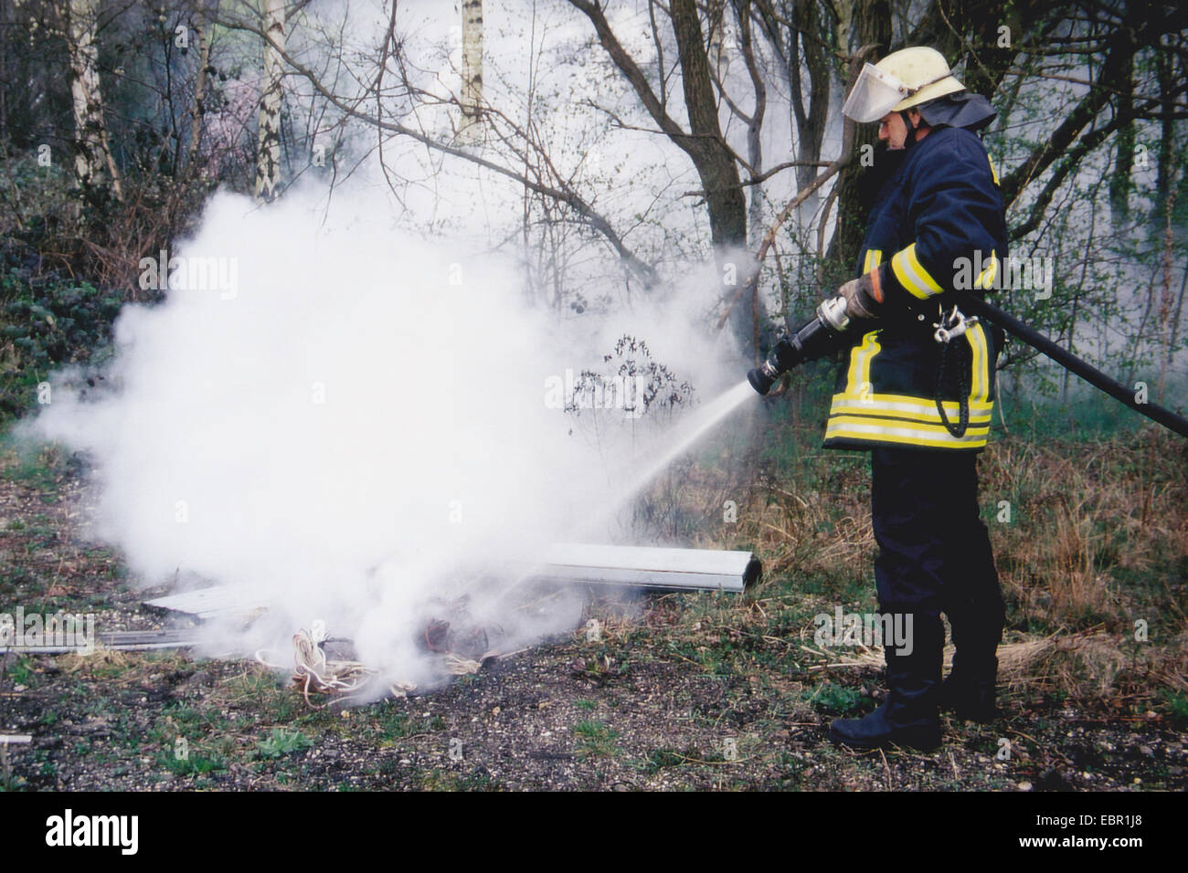 Cable de cobre ardiente de extinción de bomberos aislamientos, Alemania Foto de stock