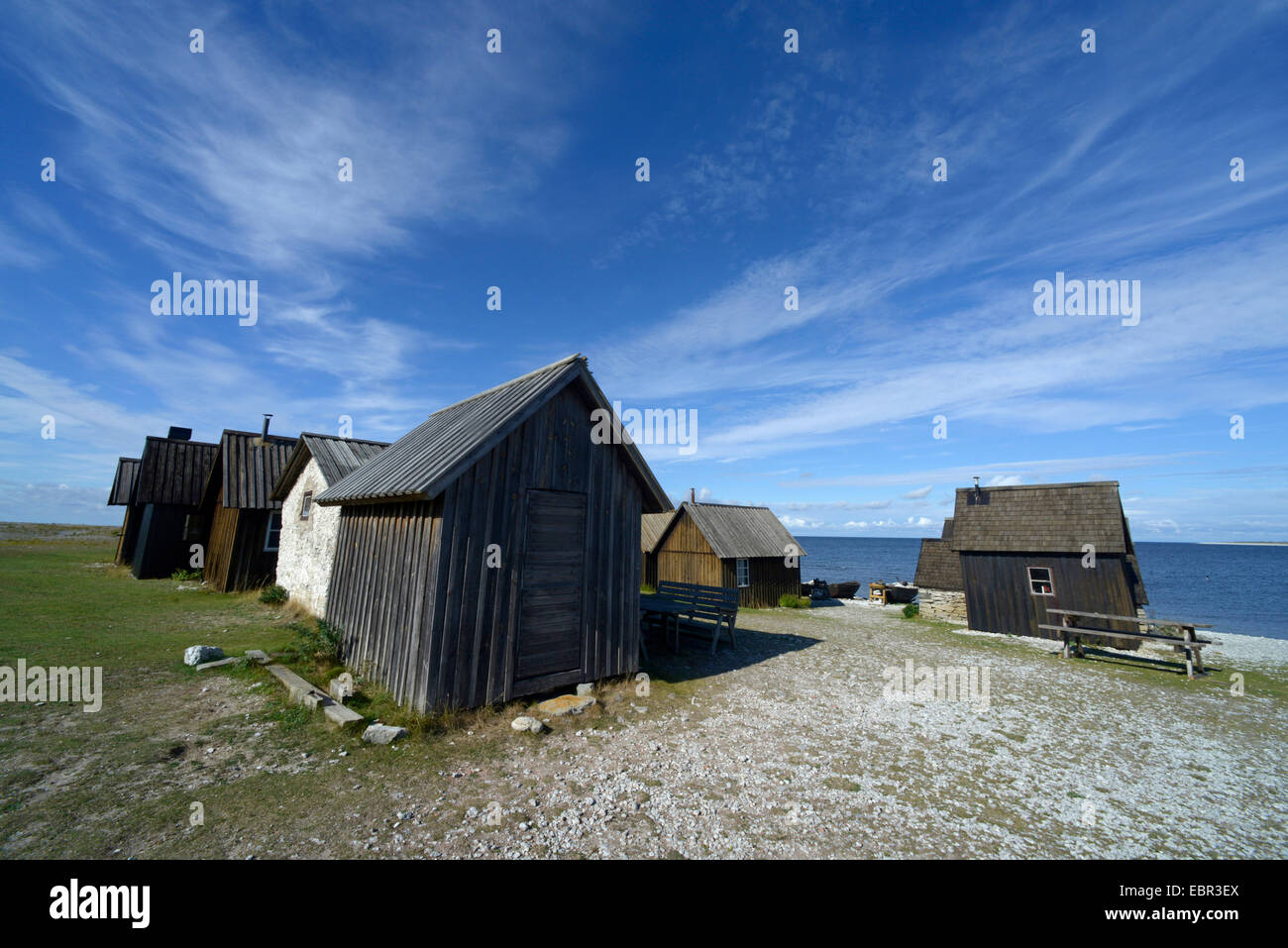 Antiguo pueblo de pescadores en la playa, Suecia Helgumannen, Gotland, Faroe Foto de stock