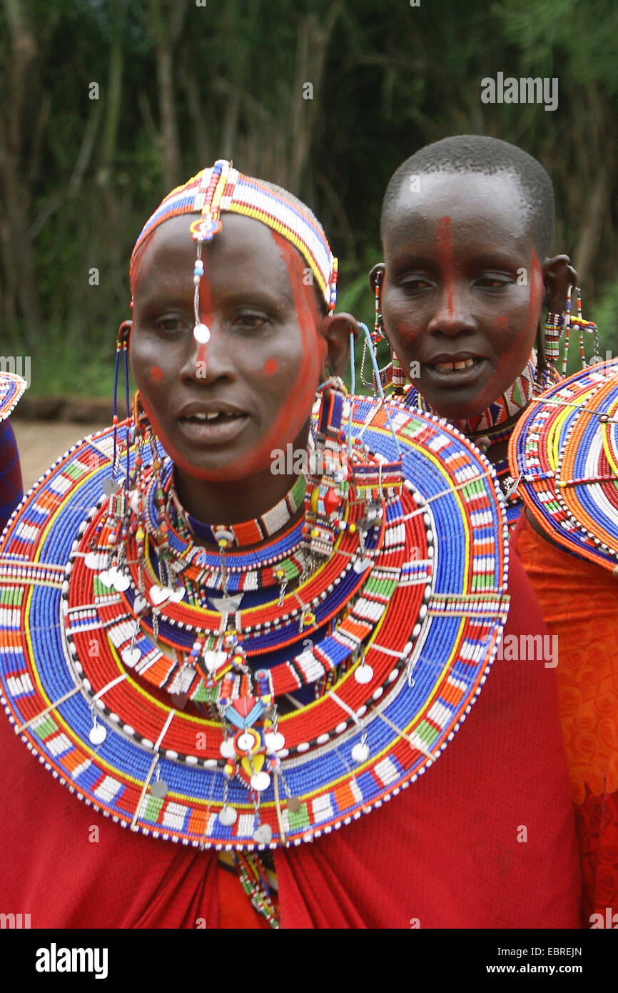 Massai con collar tradicional, retrato, Kenia, Masai Mara Fotografía de  stock - Alamy