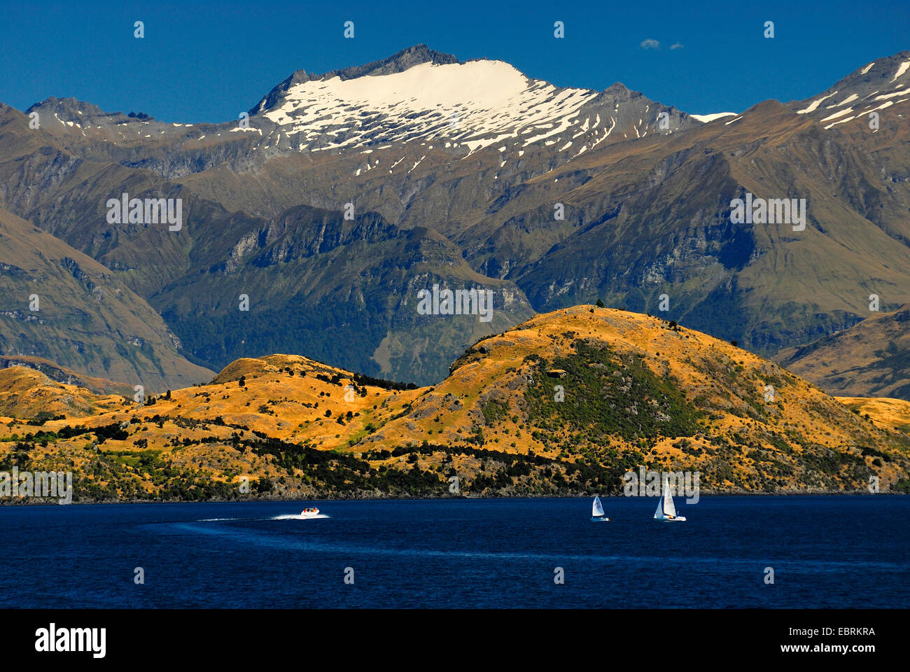 El lago Wanaka y cumbres de los Alpes del Sur, Nueva Zelanda, Sur de la isla Foto de stock