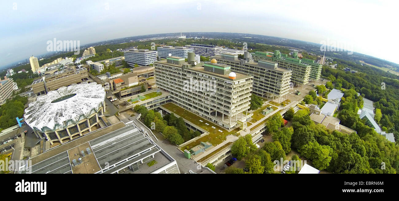 Vista aérea de la Ruhr-Universitaet Bochum con el refectorio, el Audimax, ciencias naturales y ciencias de la ingeniería, en Alemania, en Renania del Norte-Westfalia, área de Ruhr, Bochum Foto de stock