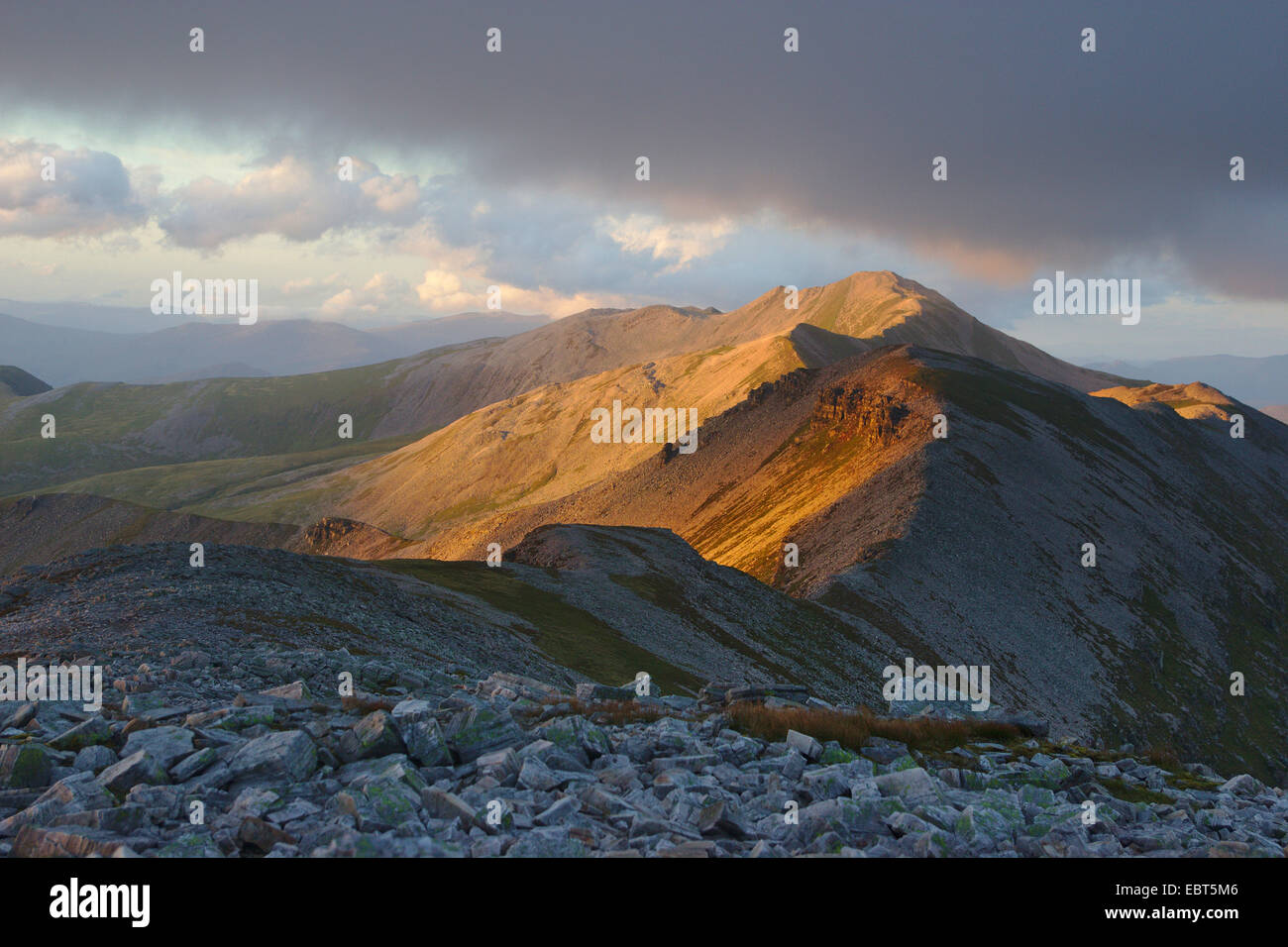 Vista desde Stob Coire a la Crey Corries con Choire Claurigh, Reino Unido, Escocia, Tierras altas Escocesas Foto de stock