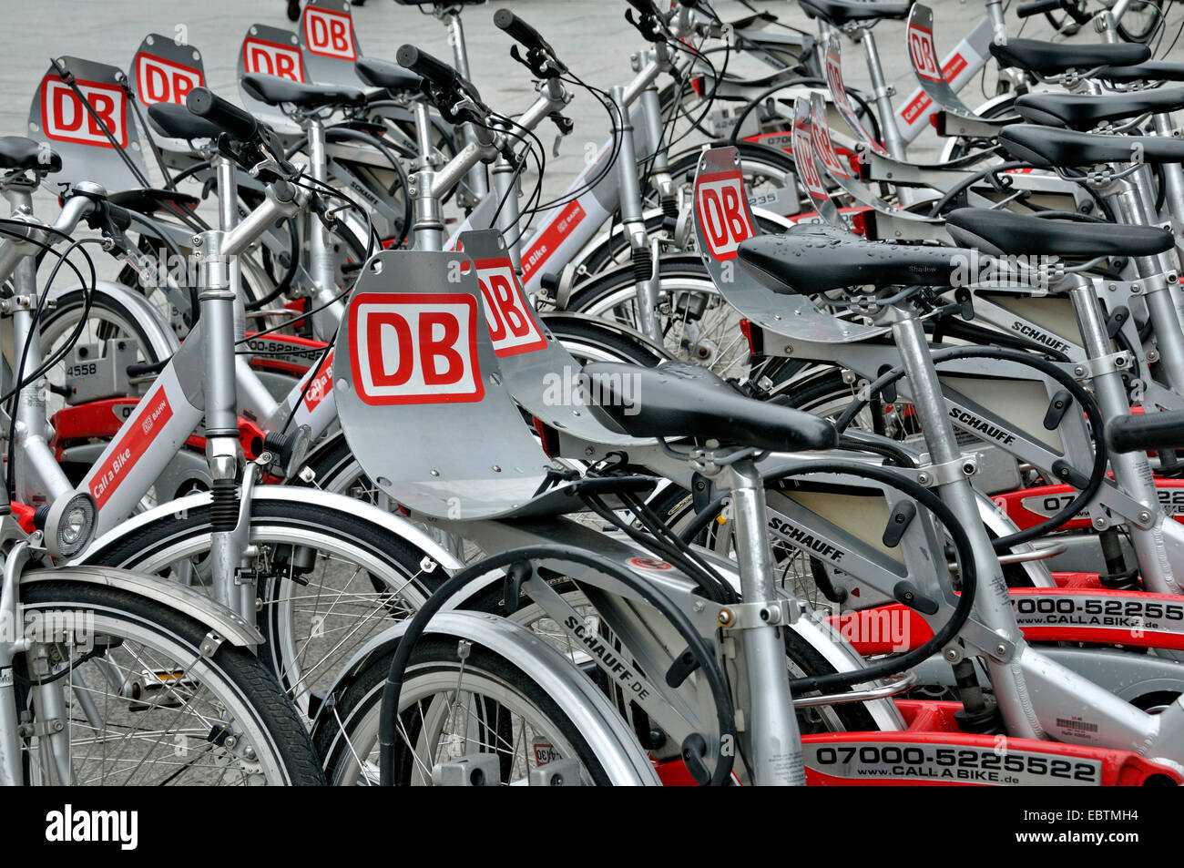Alquiler de bicicletas de Deutsche Bahn AG, de Alemania, Colonia Fotografía  de stock - Alamy