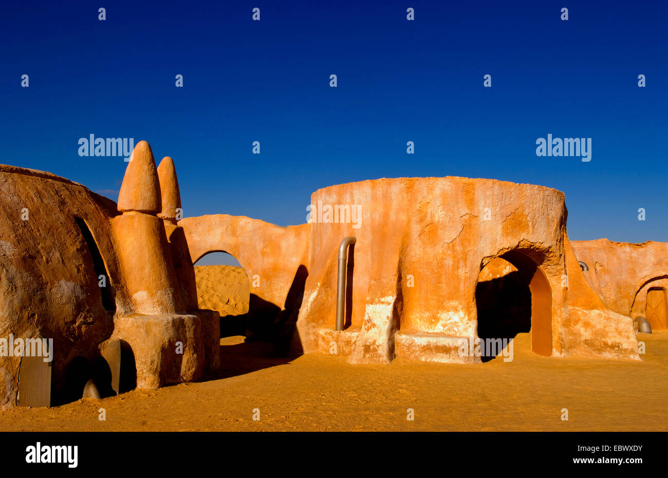 Famosa película serie de películas Star Wars en el desierto de Sahara cerca de Tozeur, Túnez Foto de stock