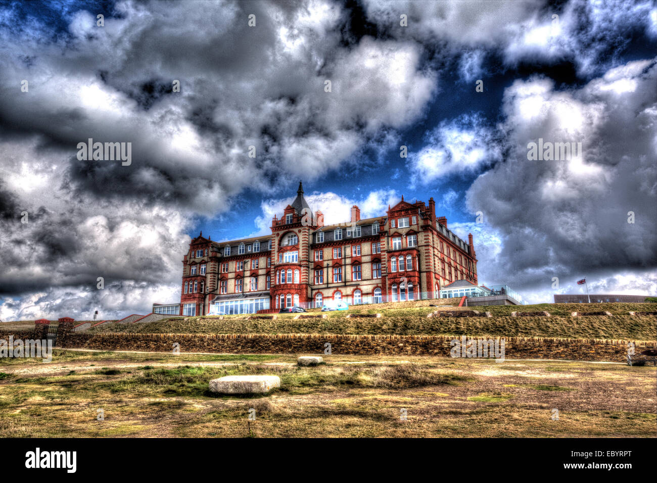 La cabecera hotel costa de Newquay Cornwall Inglaterra como pintar en HDR Foto de stock