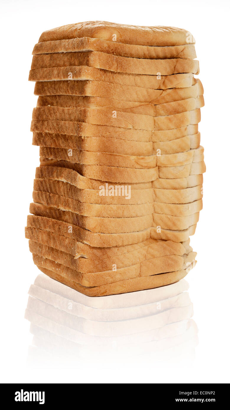 Una hogaza de pan blanco en rodajas Foto de stock