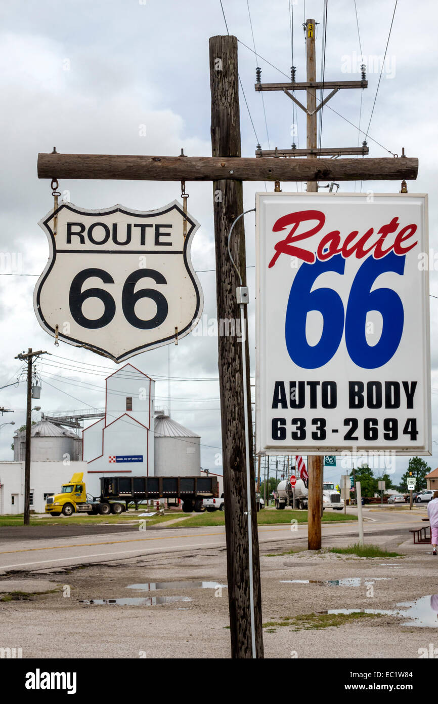 Illinois,Midwest,hamel,autopista histórica Route 66,señal,logo,rural,visitantes viaje recorrido turístico turismo puntos de referencia cultura cultural,va Foto de stock