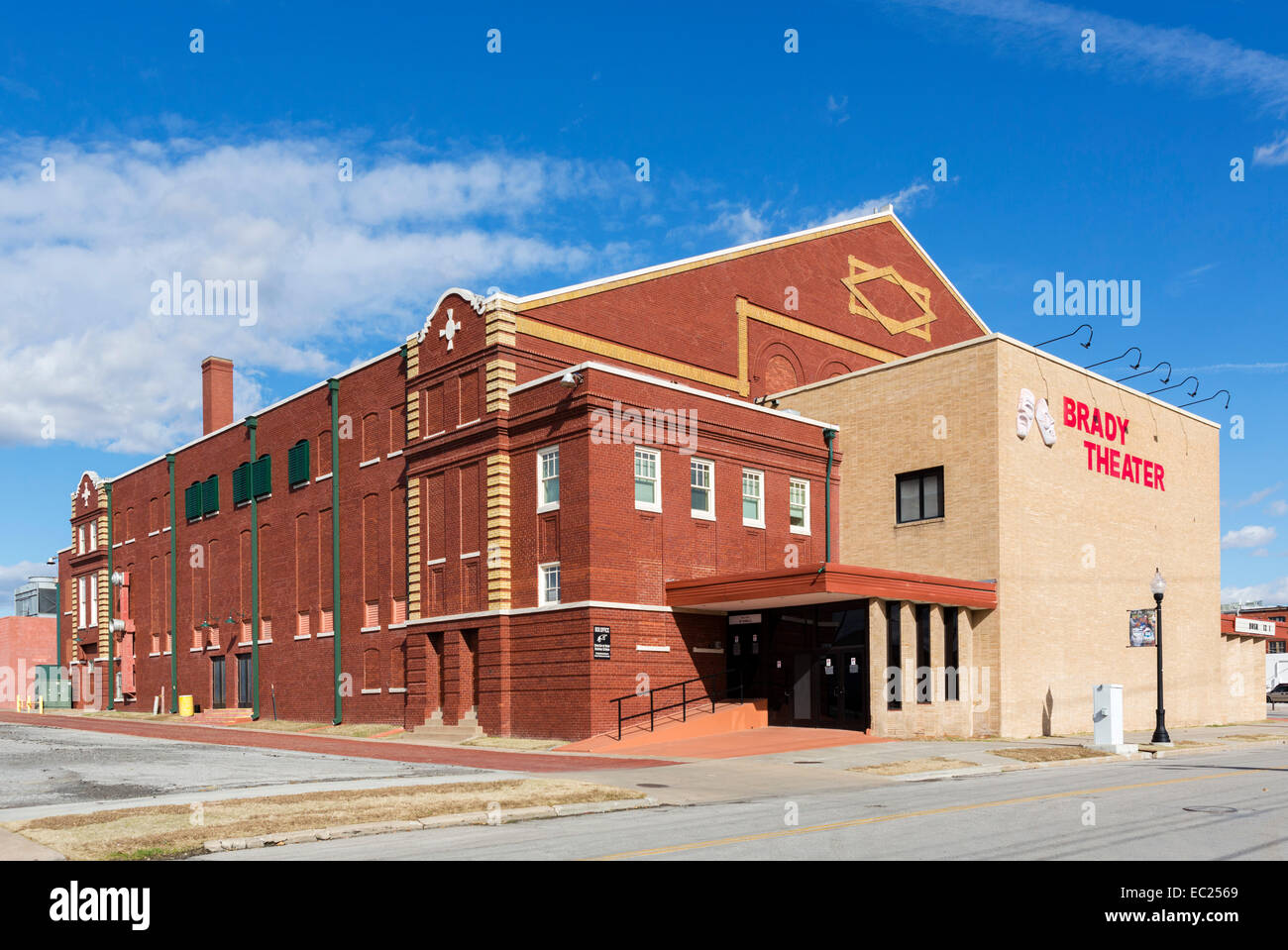 El Teatro Brady, al oeste de la calle Brady, Tulsa, Oklahoma, EE.UU. Foto de stock