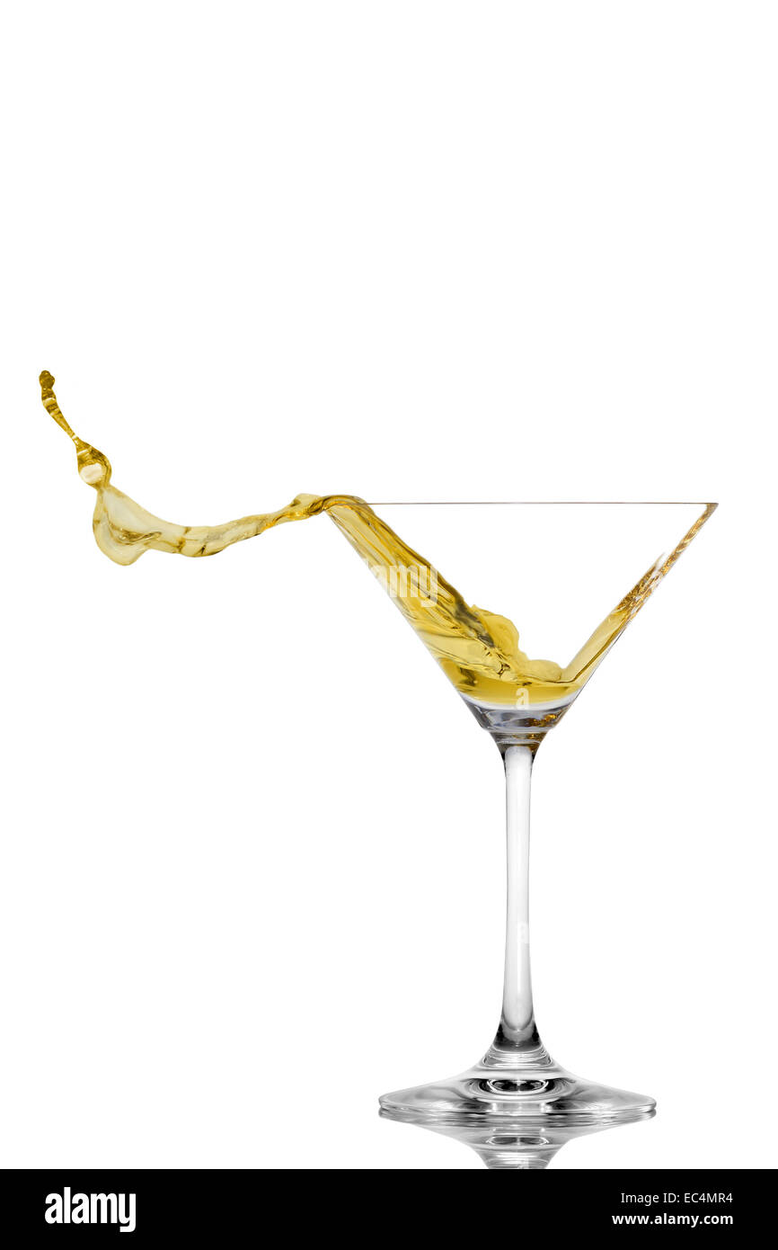 Martini es proyección de un vaso horizontalmente Foto de stock