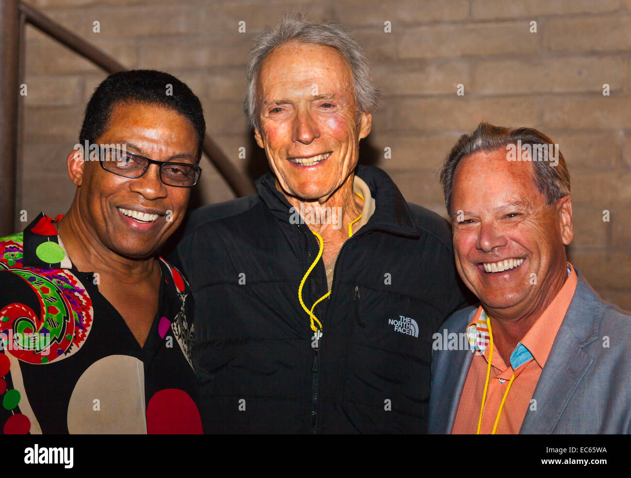 HERBIE HANCOCK backstage con Clint Eastwood y TIM Jackson en el Festival de Jazz de Monterey Foto de stock