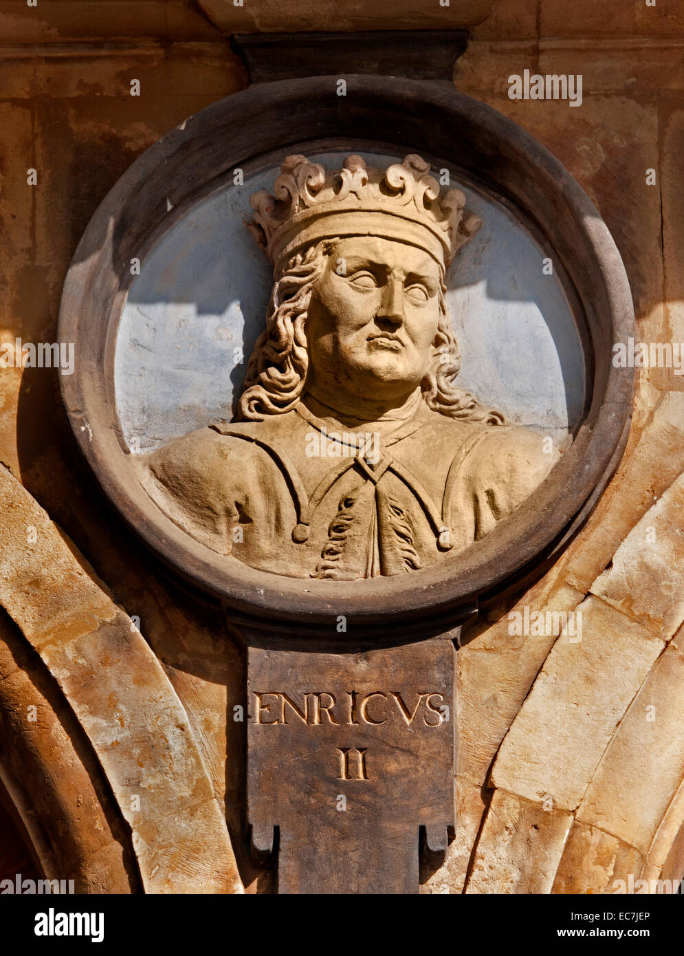 II ( Enricvs cruzado Medieval ) Enrique II, Rey de España, el Real España ( Plaza Mayor Salamanca ) Foto de stock
