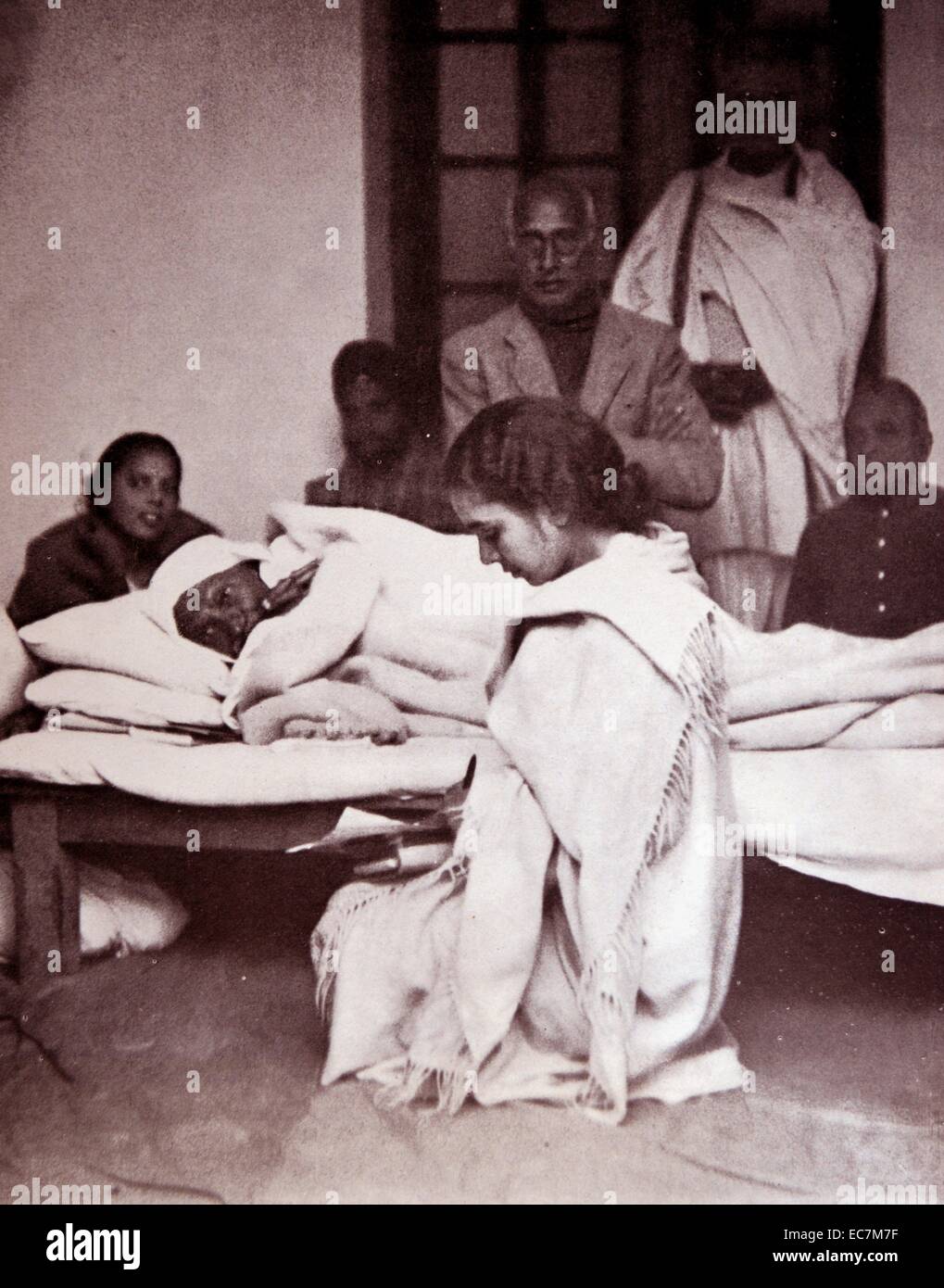 MohandasGandhi 2 de octubre de 1869 - 30 de enero de 1948). Líder del nacionalismo indio británico, gobernó la India. Emplear la desobediencia civil no violenta, en huelga de hambre en 1930 Foto de stock