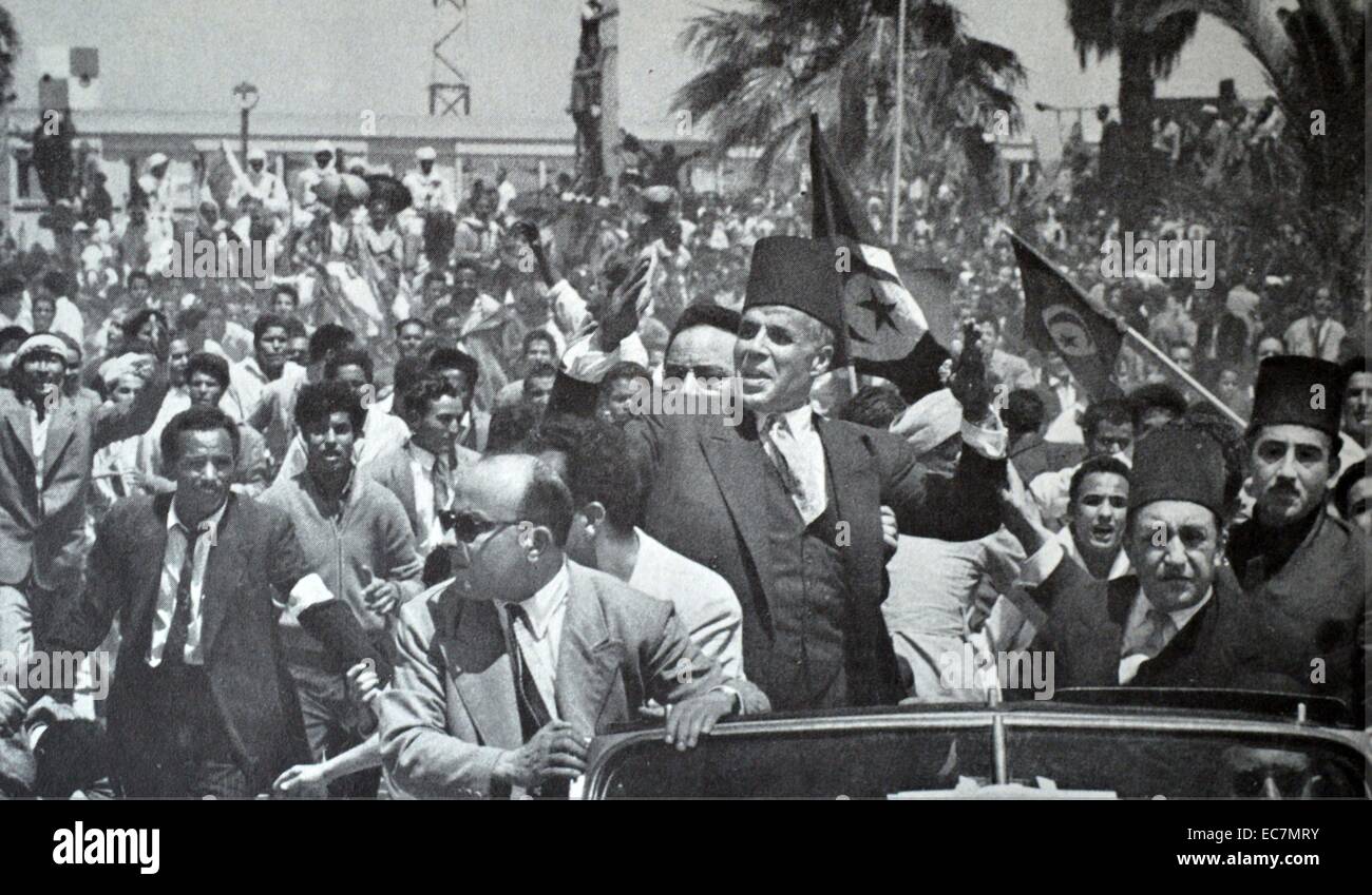 El 1 de junio de 1955, vieron el regreso de Habib Bourguiba (1903 - 6 de abril de 2000) tunecino estadista que se convirtió en el primer Presidente del país de Túnez a partir del 25 de julio de 1957 al 7 de noviembre de 1987. Foto de stock