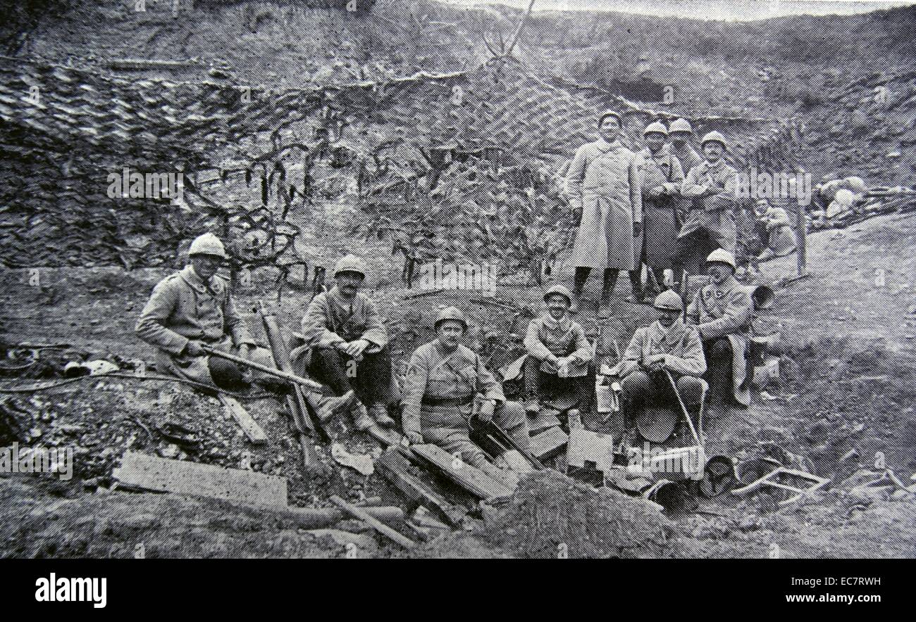 Francés camuflado posición en principio del anticipo alemán en la Primera Guerra Mundial Foto de stock