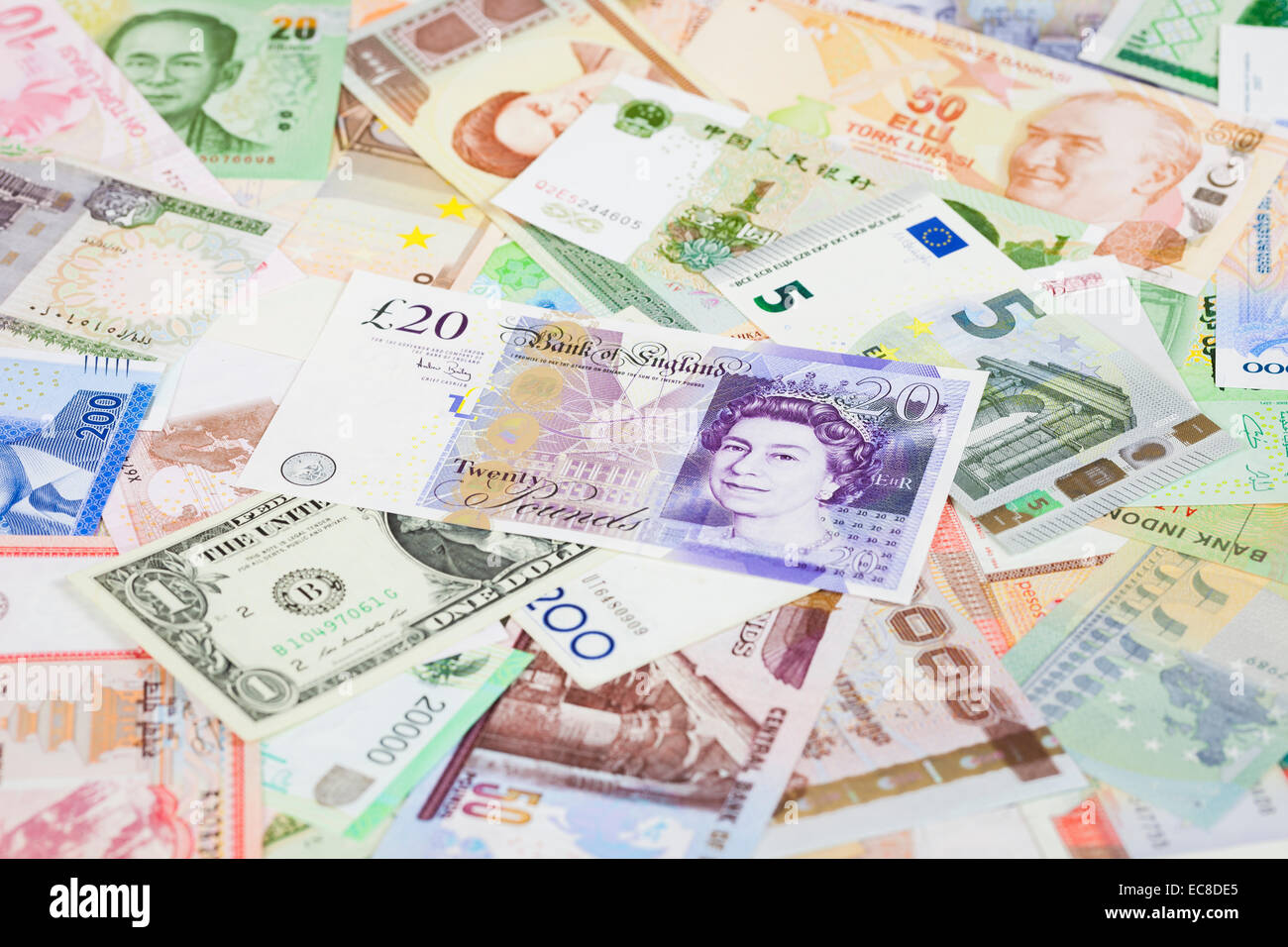 Billetes de moneda internacional, centrándose en libra británica Foto de stock