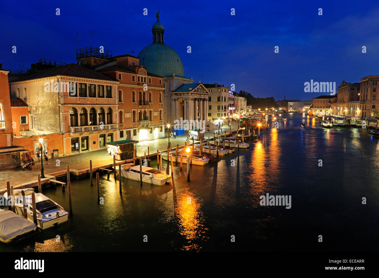 Italia, Venecia, ciudad al atardecer Foto de stock