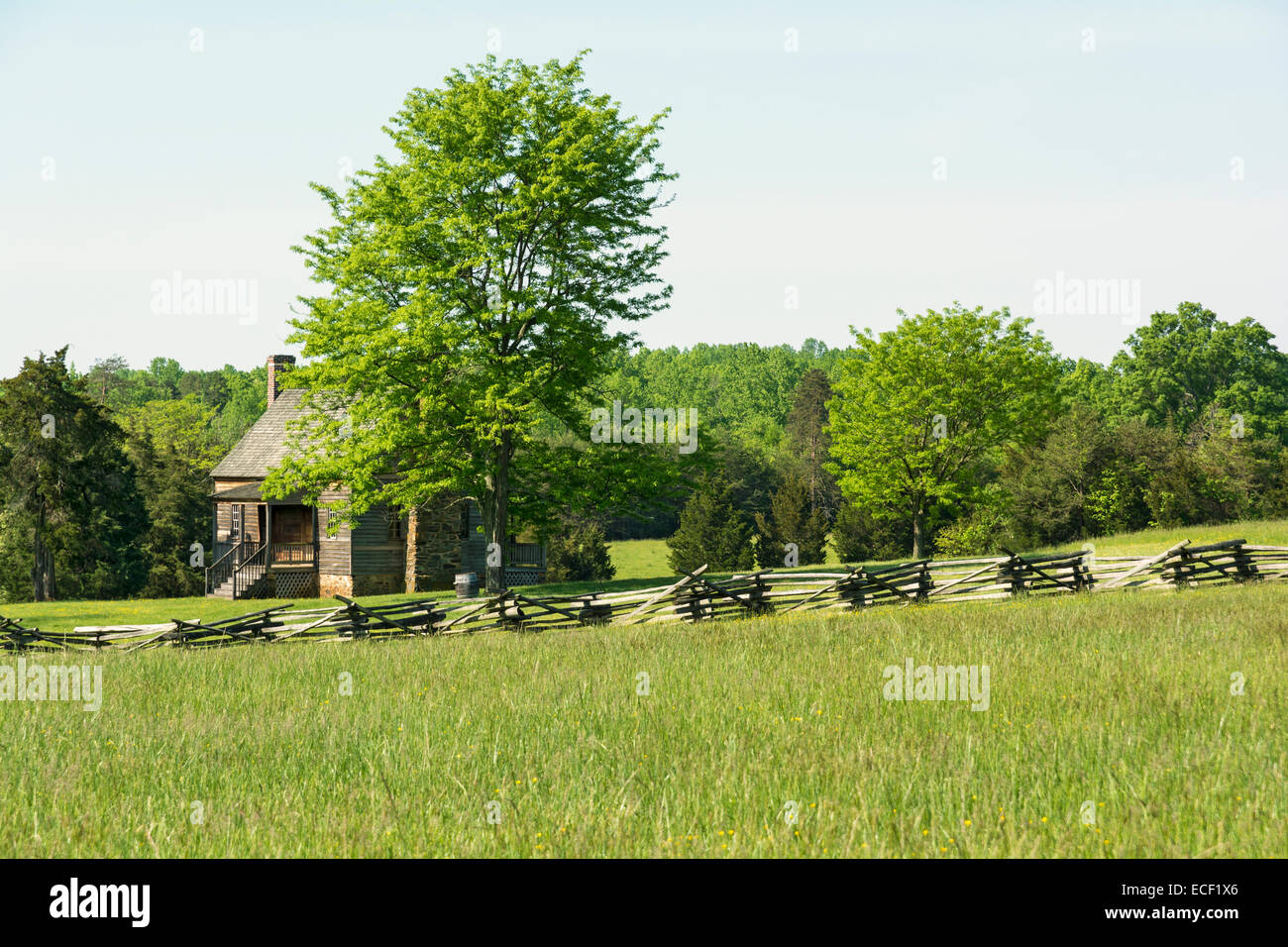 Virginia, Appomattox Court House National Historical Park, Mariah Wright House, construido mid-1820s, split rail fence Foto de stock