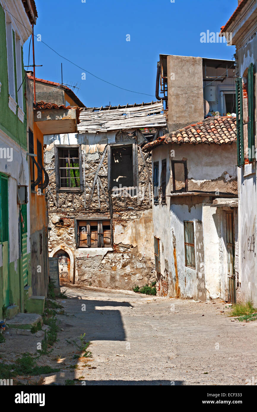 Resumen muy viejas casas en la aldea turca Foto de stock