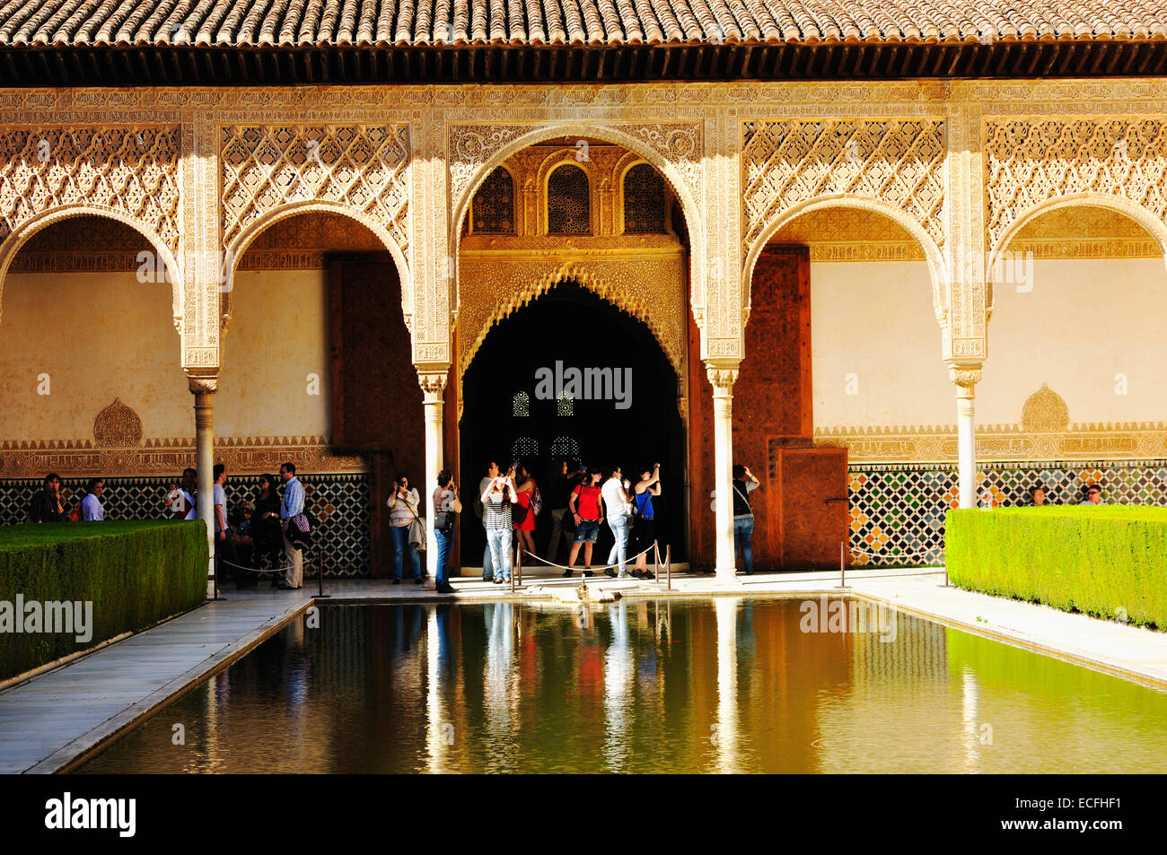 Granada, la Alhambra, el Palacio de Comares, el Patio de los Arrayanes Foto de stock