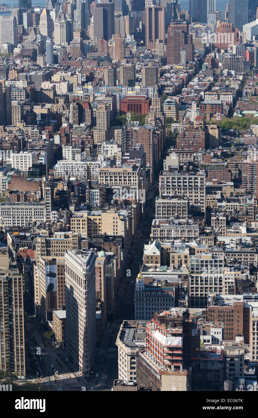 Vista desde el piso 86 del Edificio Empire State mirando hacia el distrito de Flatiron. Foto de stock