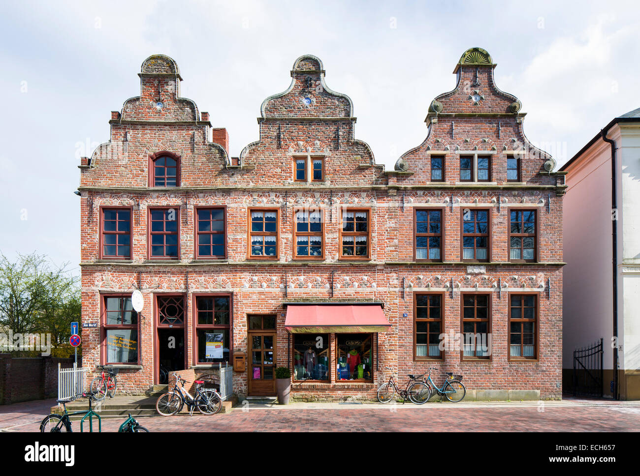 El edificio Dree Süsters, tres hermanas, casas de estilo renacentista, Norden, Frisia Oriental, Baja Sajonia, Alemania Foto de stock