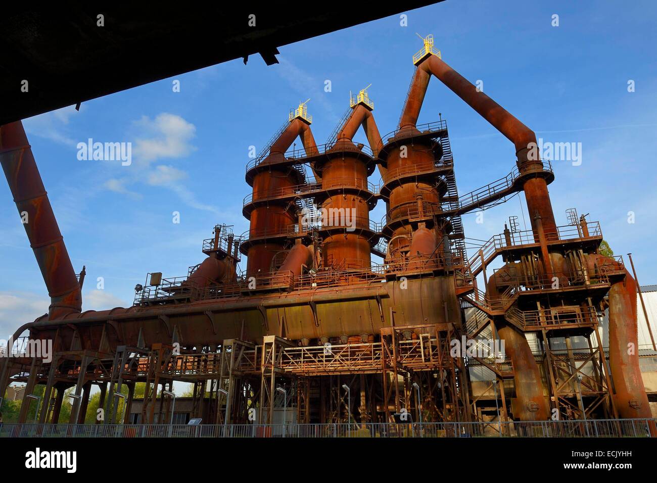 Francia, Moselle, Valle Fensch Uckange Steel Mill, alto horno U4 Park, el edificio de la limpieza de gas Foto de stock