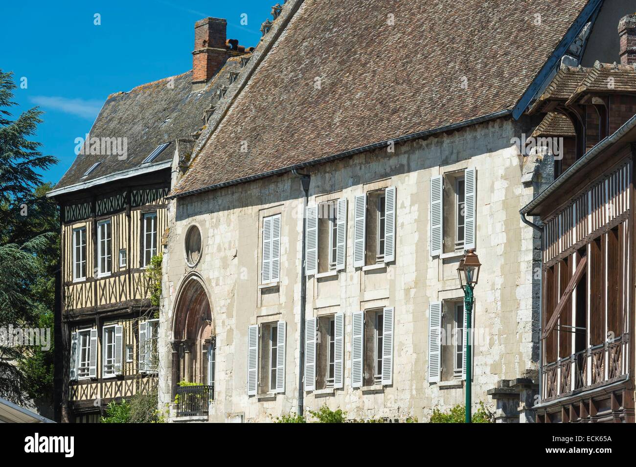Francia, Eure, Le Neubourg, el antiguo castillo, un castillo medieval construido alrededor del año mil, que se convirtió en un feudo del ducado de Norman en la Edad Media Foto de stock