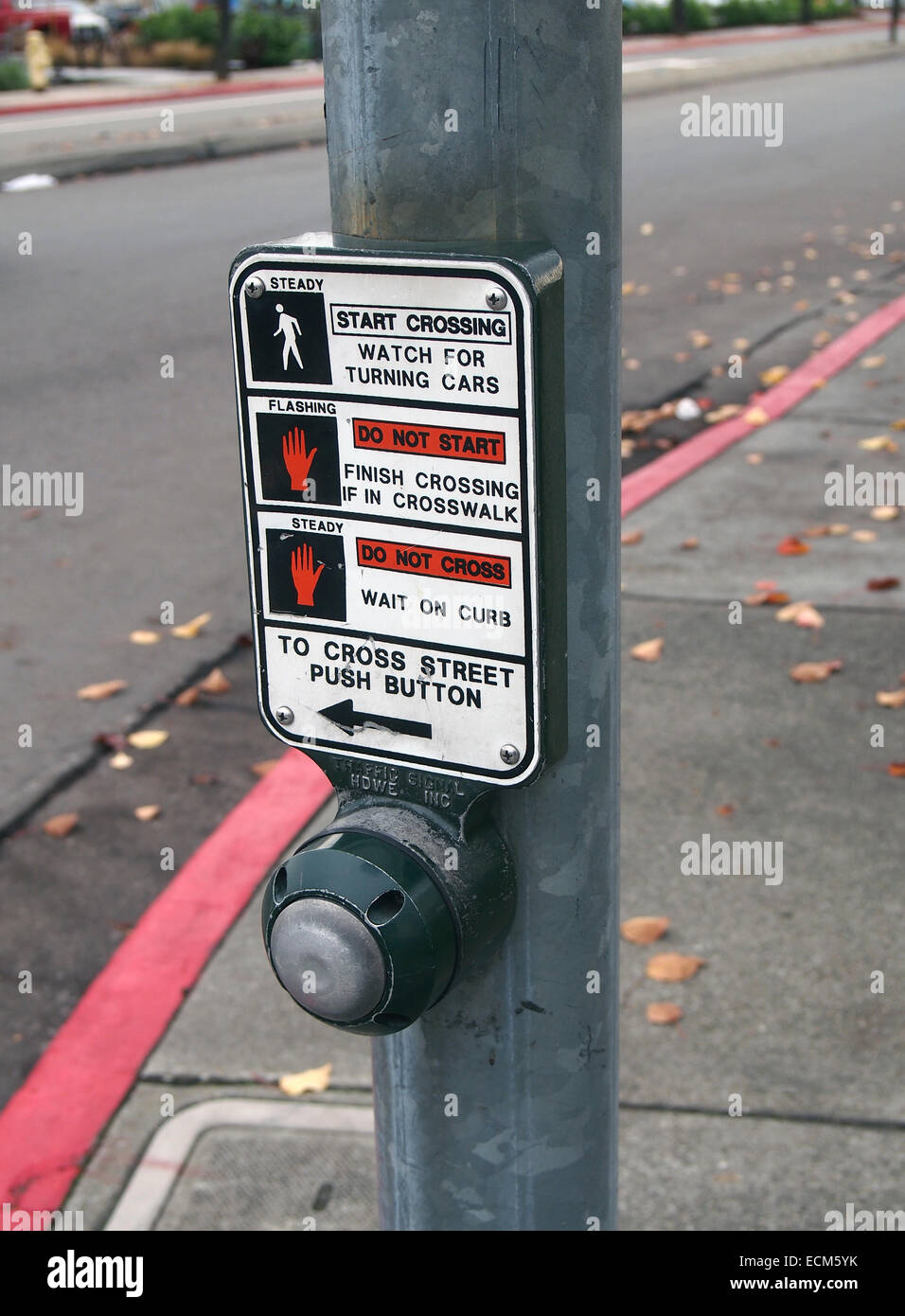 Cruzando la calle peatonal botón, Dublin, California Foto de stock