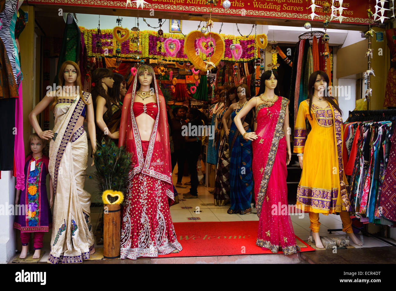 Tienda de ropa tradicional india, Little India, George Town, en Penang,  Malasia Fotografía de stock - Alamy