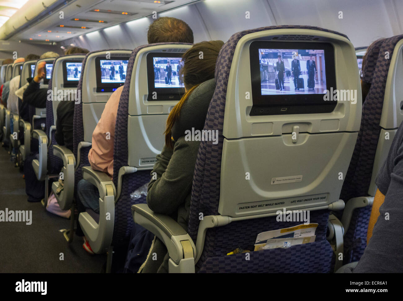 Hombre Durmiendo Avión Fotos e Imágenes de stock - Página 3 - Alamy