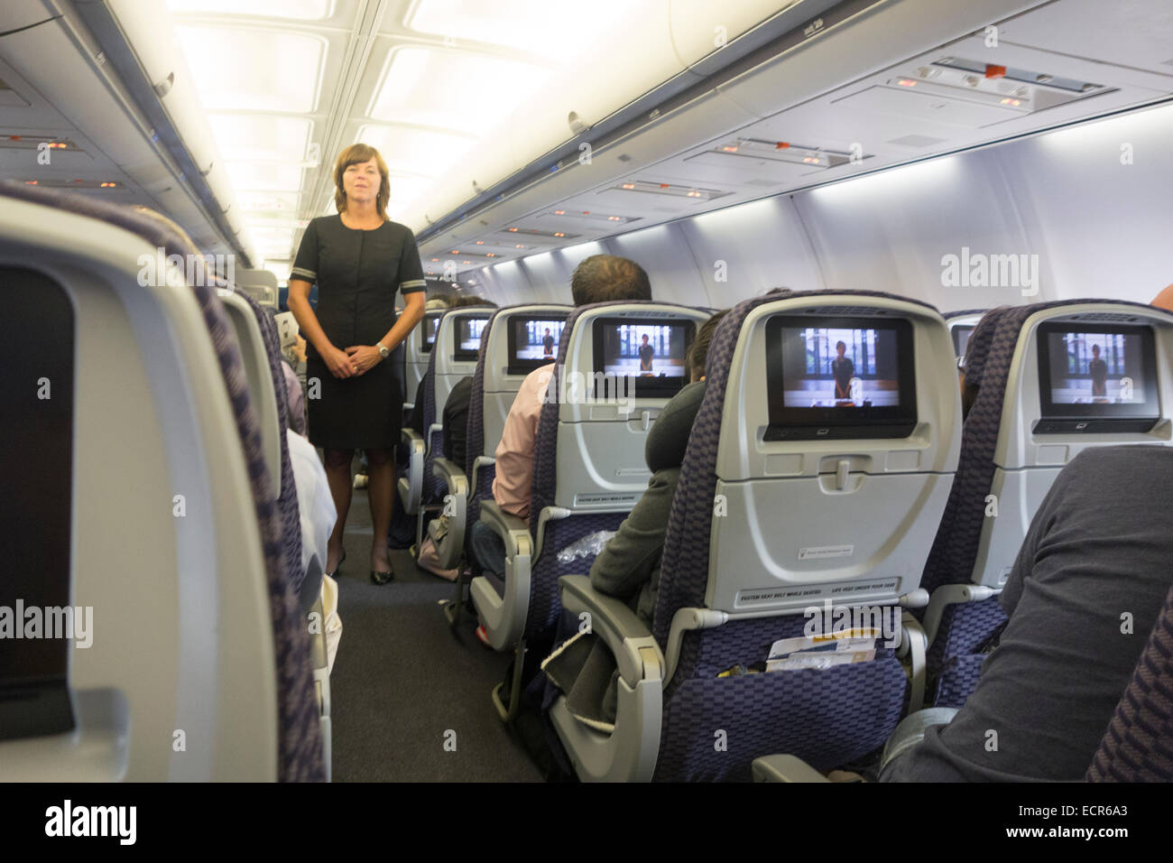 Cerdo Capataz Conceder Los pasajeros de avión de United Airlines el aeropuerto JFK Fotografía de  stock - Alamy
